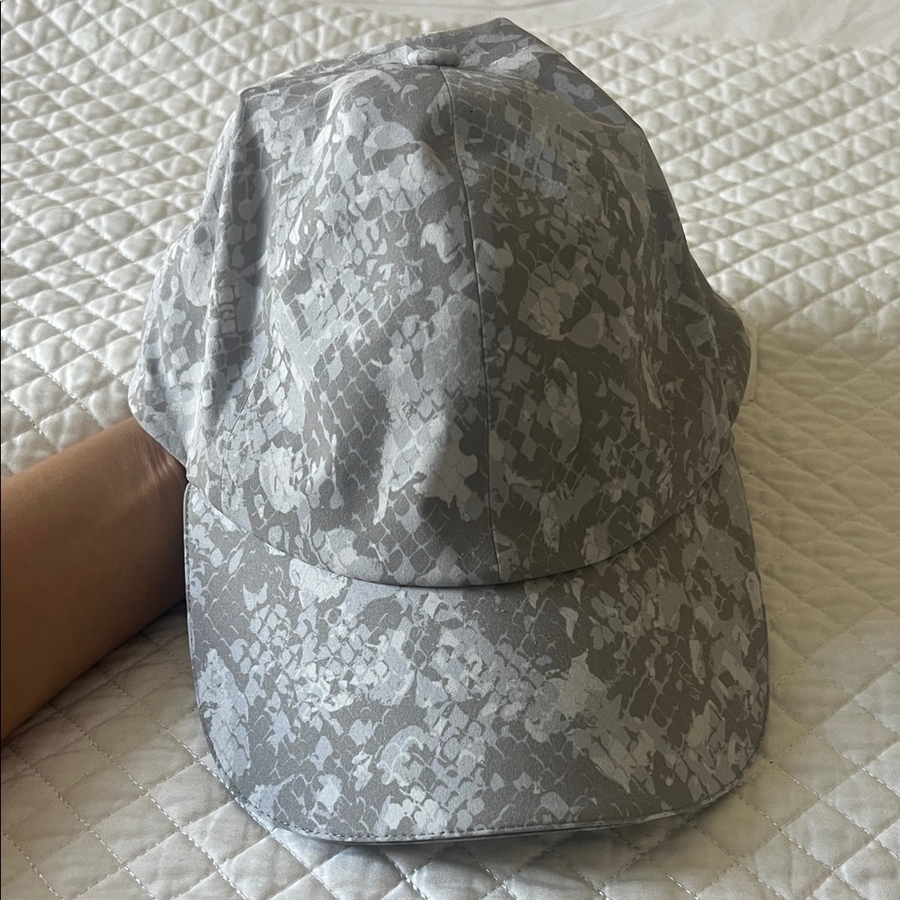 Lululemon Athletica Gray Camouflage Run Hat
